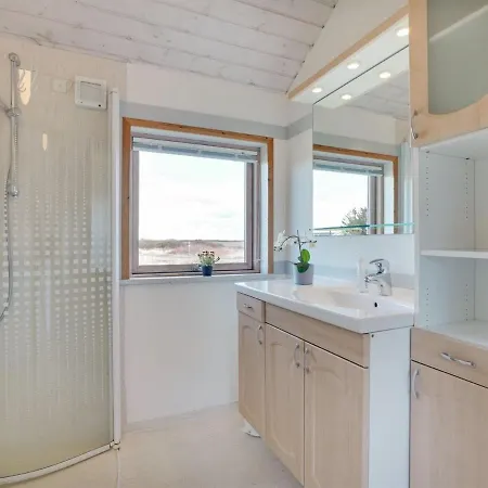 Holiday home Elmine - 700m From The Sea In Western Jutland By Interhome Lakolk