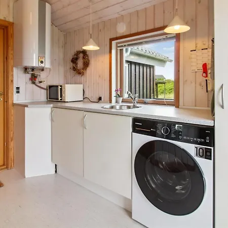 Elmine - 700m From The Sea By Interhome * Lakolk